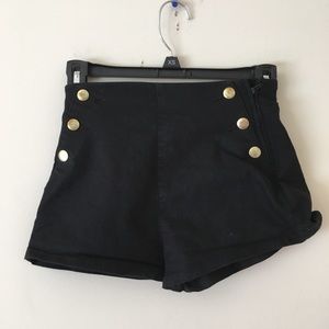 H&M black shorts